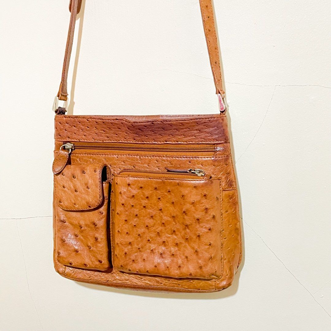 Leather Bag (Category: Cross-body Bags) located in Candon. Submitted by melowph (Listing ID 1465581486, Image 3). Description: .