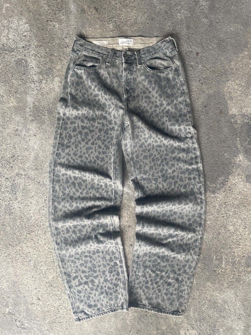 LEOPARD PANTS (Category: Jeans) located in Siniloan. Submitted by jv_anthony (Listing ID 1465742498, Image 2). Description: NO ISSUE W-30 L-42 HEM-8.5.