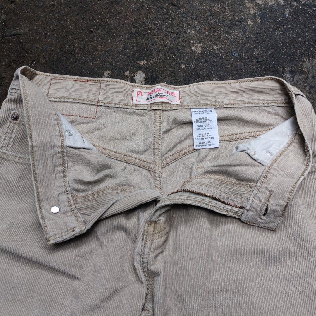 Levi Strauss & Co Pants (Category: Jeans) located in Manila. Submitted by thrifttriplangnigio (Listing ID 1465666494, Image 3). Description: LEVI STRAUSS & CO PANTS CORDUROY TYPE Excellent Condition Good As New size: W- 30- 31 L- 38 900 shipped around metro manila only MOD: JNT EXPRESS MOP: GCASH / UB BANK LOC: NORTH CALOOCAN📍 DM ME IF INTERESTED OR MAKE AN OFFER.