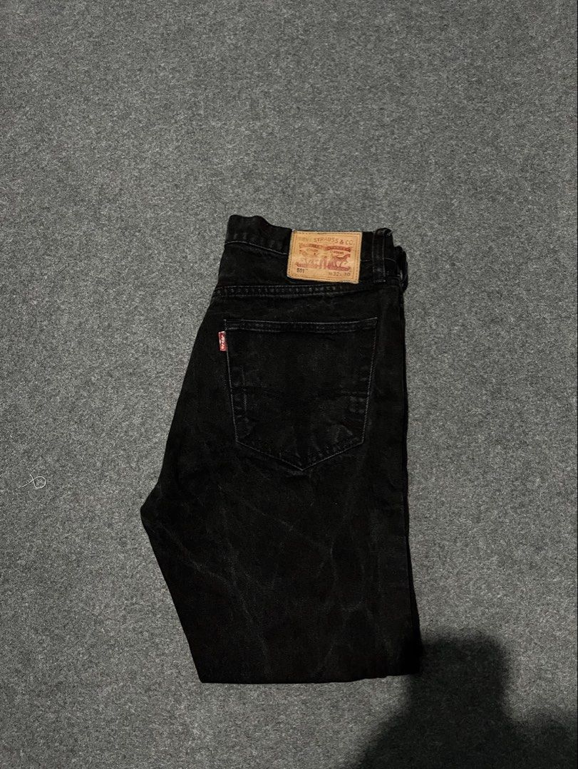 Levi’s 501 leather patch botton fly (Category: Jeans) located in Lapu Lapu. Submitted by jhonrener41426 (Listing ID 1464800679, Image 1). Description: W-32 L-30 Size 32 Thigh-10 Length-38 Leg opening-7 Excellent condition Color rate 9.7/10 Authentic issue none .