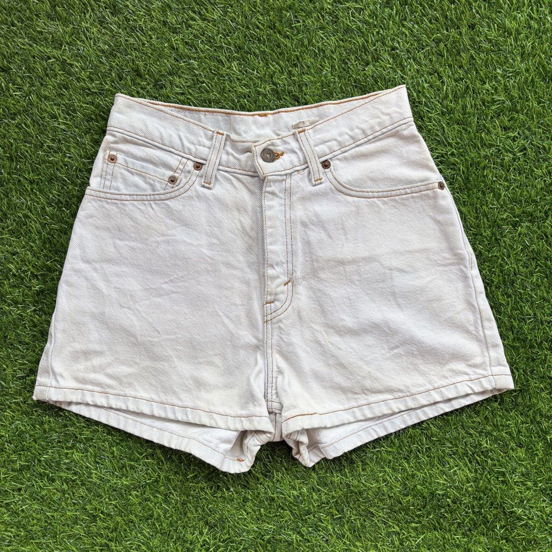 Levi’s 512 high waist shorts (Category: Shorts) located in Legazpi City. Submitted by lover0se (Listing ID 1465663851, Image 1). Description: Levi’s 512 high waist shorts • slim fit • lightly used with minor issue (unnoticeable) • 13.5” flat lay waist.