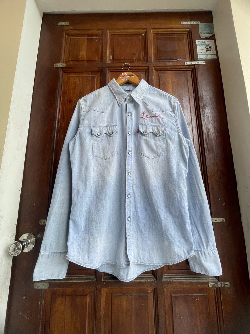 LEVIS DENIM‼️‼️‼️ (Category: Coats, Jackets and Outerwear) located in Dumaguete. Submitted by Jazpherto (Listing ID 1465648763, Image 1). Description: LEVI’S DENIM‼️‼️‼️ 21 width. 28.5 length m on tag distressed design excellent condition no issue 450+85 shipping fee.