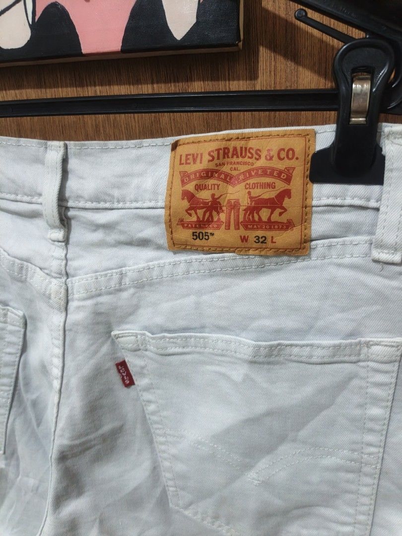 Levis Shorts (Category: Jeans) located in Nasipit. Submitted by zaynzdrip (Listing ID 1465624207, Image 3). Description: 32 by 19 as new no issue.