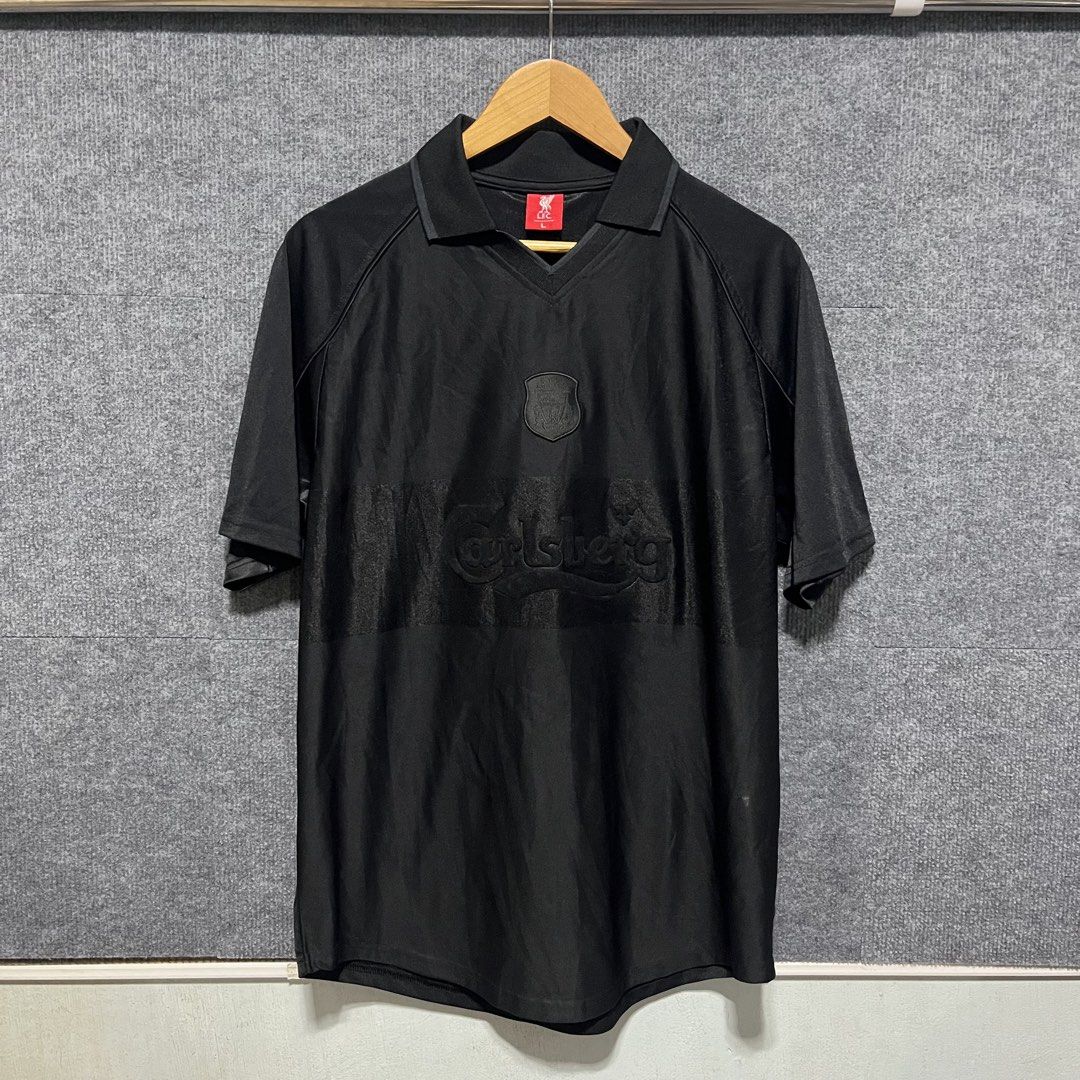 LFC Mens retro Blackout jercy (Category: Tshirts & Polo Shirts ) located in Kadingilan. Submitted by tejaresnick (Listing ID 1465713445, Image 1). Description: Excellent condition No issue Color rate 9.8/10.