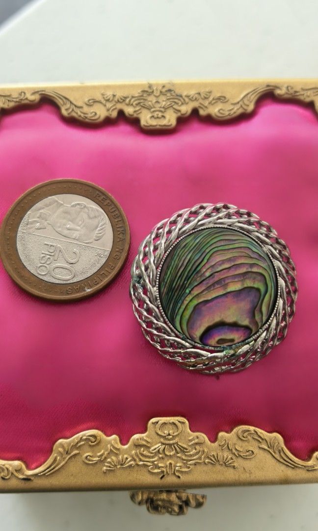 Like New abalone Brooch Japan (Category: Brooches) located in Tuguegarao City. Submitted by zenphoenix-7ad615 (Listing ID 1465598408, Image 1). Description: Like new Abalone Japan brooch.