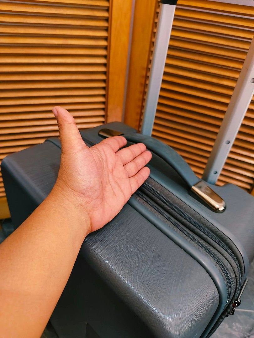 🧳LIPAULT PARIS (Category: Luggage) located in Manila. Submitted by chocoman0235367 (Listing ID 1465675588, Image 3). Description: ‼️LIPAULT PARIS BRAND JAPAN (Expandable)‼️ 🔥🔥SALE🔥🔥 🎉🎉NEW ARRIVAL🎉🎉 Carry on,Cabin,small 📌GUARANTEE DURABLE 📌IMPACT RESISTANT PC+ABS CASE 📌WIDER SPACE CAPACITY 📌Expandable Zipper 📌Security coded lock TSA approved 📌Smooth and Silent 360 Rotation Wheels 📌TELESCOPIC PUSH HANDLE 📌Top Handle Carrier 📌WIDER