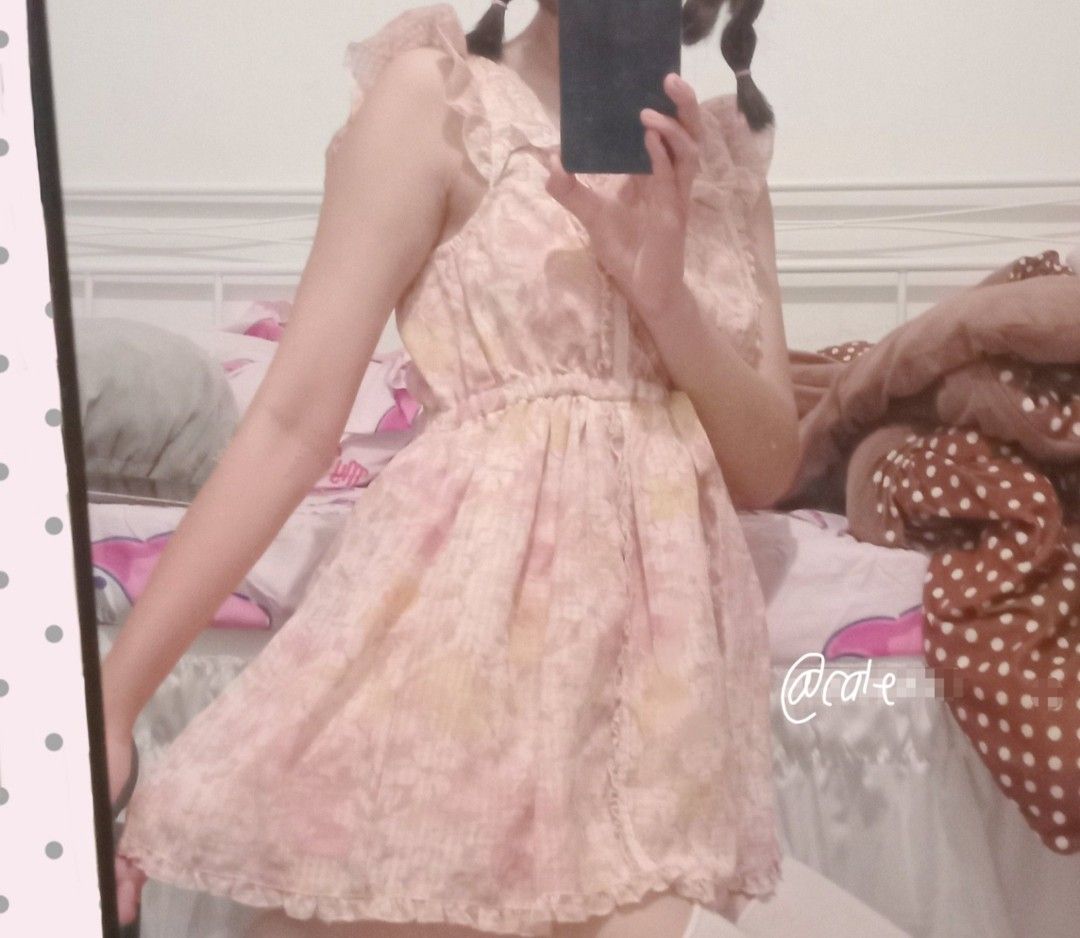 LIZ LISA DRESS (Category: Dresses) located in Rizal. Submitted by gj8str (Listing ID 1463351271, Image 2). Description: selling my cute Liz Lisa baby doll dress. I unfortunately can't bring it out (unless i pair it with pants, which i dont do kasi di ko style) 💔 pang pa-cute cute lang privately. Feel free to ask for my fb vouch/past transaction post. will keep if di mabili LIZ LISA size: s-semi m.