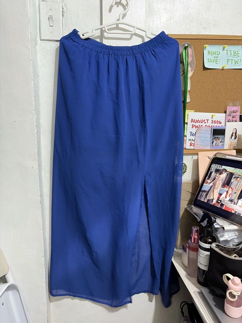 Long Blue Skirt with Slit (Category: Skirts) located in Quezon City. Submitted by berrystrawng (Listing ID 1465679526, Image 1). Description: .
