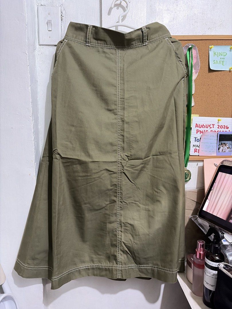 Long Green Skirt (Category: Skirts) located in Quezon City. Submitted by berrystrawng (Listing ID 1465679318, Image 1). Description: .