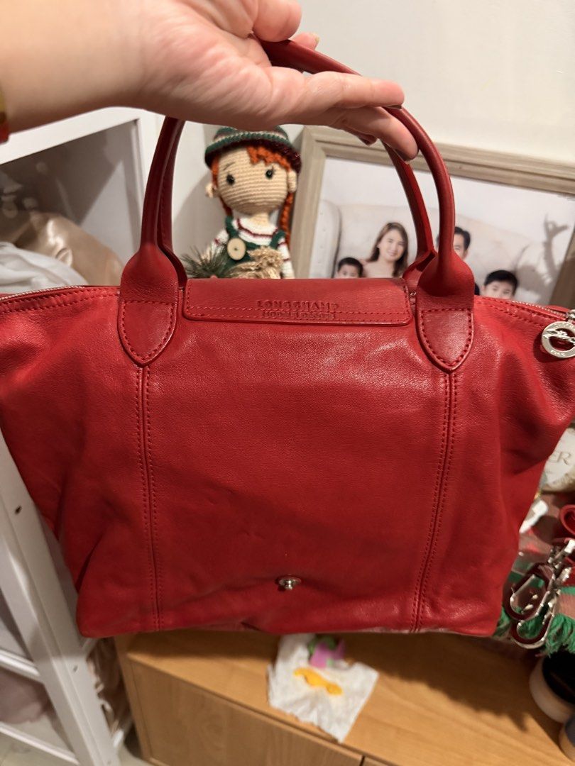 Longchamp Cuir Medium (Category: Luxury Bags & Wallets) located in Santa Barbara. Submitted by VethClosetPH (Listing ID 1465681107, Image 3). Description: 100% Original No flaw Like new condition.