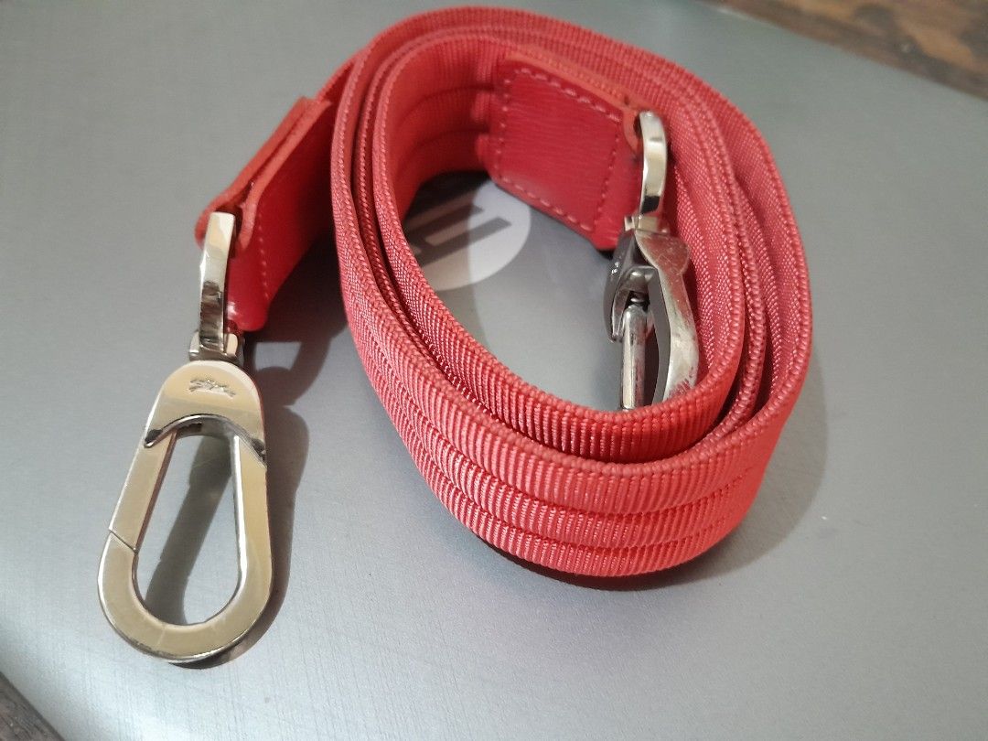 LONGCHAMP STRAP for Small tote (Category: Cross-body Bags) located in Makati City. Submitted by mylynmylyn (Listing ID 1465620658, Image 1). Description: original longchamp strap no damage signs of usage.
