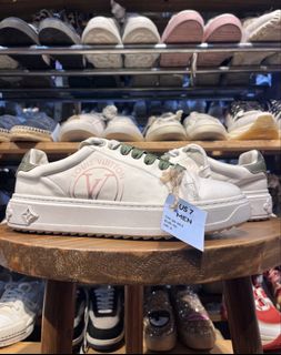 (Category: ) located in . Submitted by shoelux (Listing ID 1465642075, Image 1). Description: .