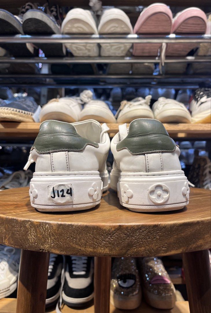 LOUIS VUITTON 25.5cm (Category: Casual Shoes) located in Baguio. Submitted by shoelux (Listing ID 1465642075, Image 3). Description: .