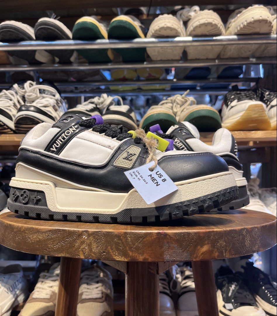 LOUIS VUITTON 26.5cm (Category: Casual Shoes) located in Baguio. Submitted by shoelux (Listing ID 1465639860, Image 1). Description: .