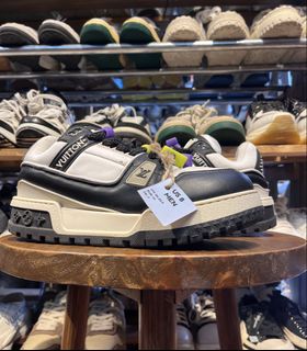(Category: ) located in . Submitted by shoelux (Listing ID 1465639860, Image 1). Description: .