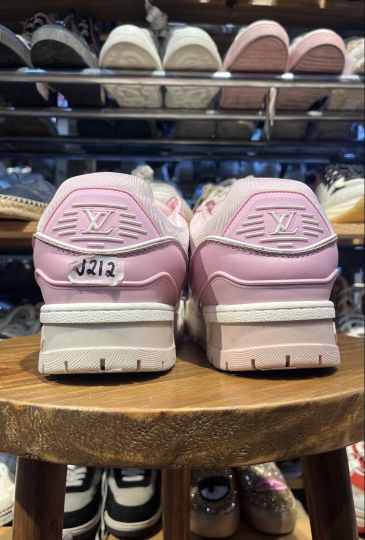 LOUIS VUITTON 26.5cm (Category: Casual Shoes) located in Baguio. Submitted by shoelux (Listing ID 1465641745, Image 2). Description: .