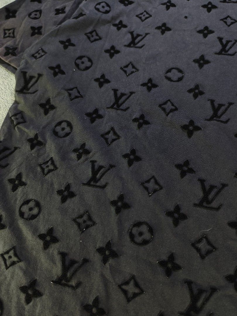Louis Vuitton Carpetized Logos Tee (Category: Tshirts & Polo Shirts ) located in San Pedro. Submitted by chronothrift (Listing ID 1465652014, Image 2). Description: - Size: Large (W22 x 27L) - Condition: 8/10 - Color Rate: 9/10 - Flaws: Few Logos Missing MOD: J&T Express / Lalamove / Meet MOP: Gcash / Bank Transfer.