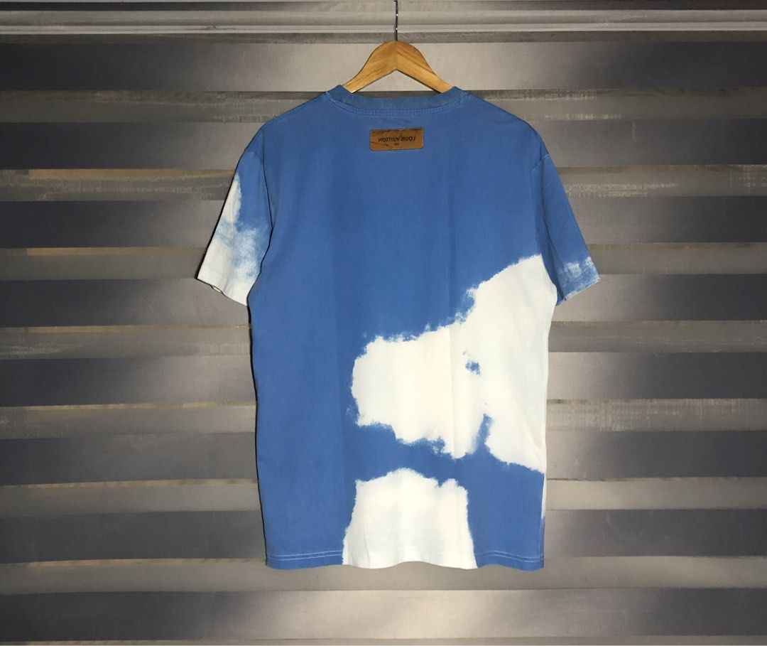 Louis Vuitton Cloud Blue (Category: Tshirts & Polo Shirts ) located in Ormoc. Submitted by lunzagalan01366 (Listing ID 1465732468, Image 2). Description: - Brand: Louis Vuitton - Item: Cloud Print T-Shirt - Color: Blue and White - Size: S on Tag Fits Large - Material: 100% Cotton - Origin: Made in Italy - Condition: Pristine with clean tags attached inside collar and side seam - Details: Distinct all-over cloud graphic, subtle embroidered chest l