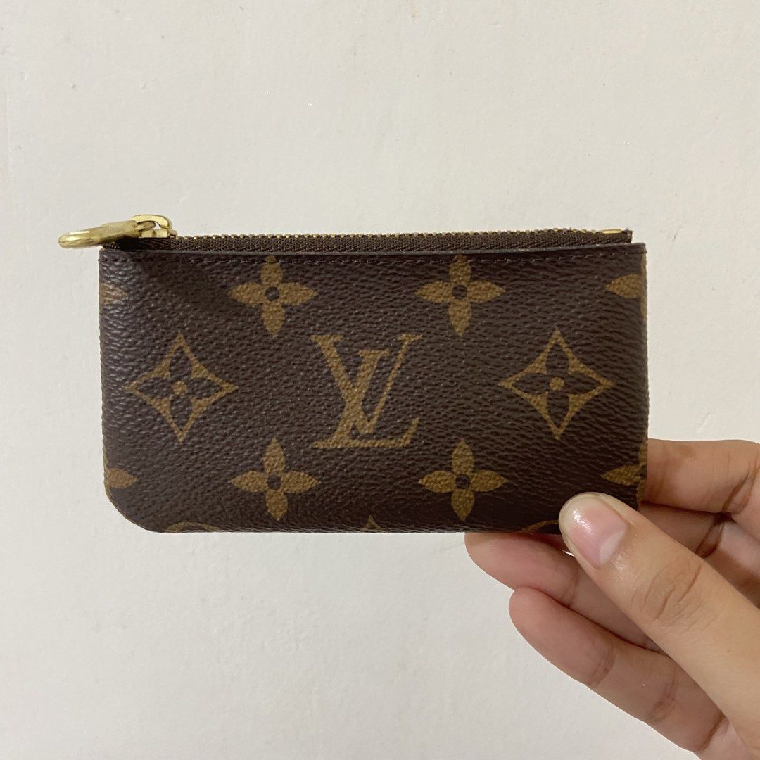 Louis Vuitton Key Pouch / Pochette Clés Monogram (Category: Luxury Bags & Wallets) located in Manila. Submitted by ayu_026 (Listing ID 1465611749, Image 1). Description: LV key pouch.Authentic. Excellent condition. No issues to note. Comes with dustbag & box Rfs: dont use..