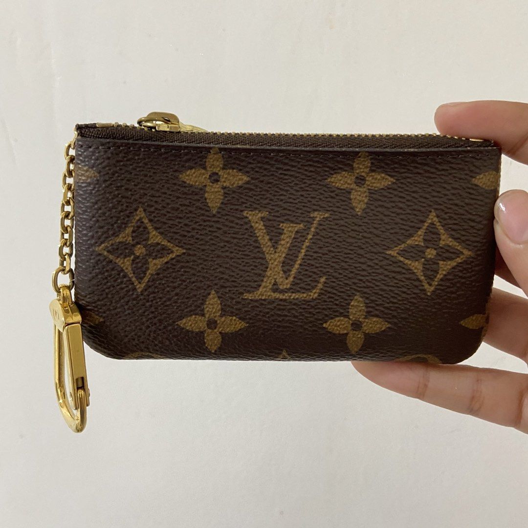 Louis Vuitton Key Pouch / Pochette Clés Monogram (Category: Luxury Bags & Wallets) located in Manila. Submitted by ayu_026 (Listing ID 1465611749, Image 2). Description: LV key pouch.Authentic. Excellent condition. No issues to note. Comes with dustbag & box Rfs: dont use..
