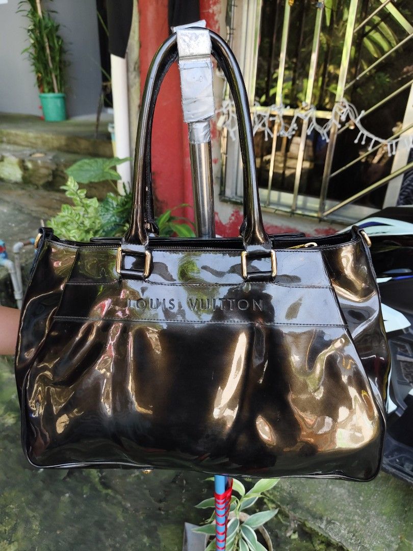 LOUIS VUITTON LIMITED EDITION TRUNKS AND BAGS (Category: Luxury Bags & Wallets) located in Bulacan. Submitted by markkiethrift2023 (Listing ID 1465677930, Image 2). Description: LOUIS VUITTON LIMITED EDITION TRUNKS AND BAGS EXCELLENT CONDITION.