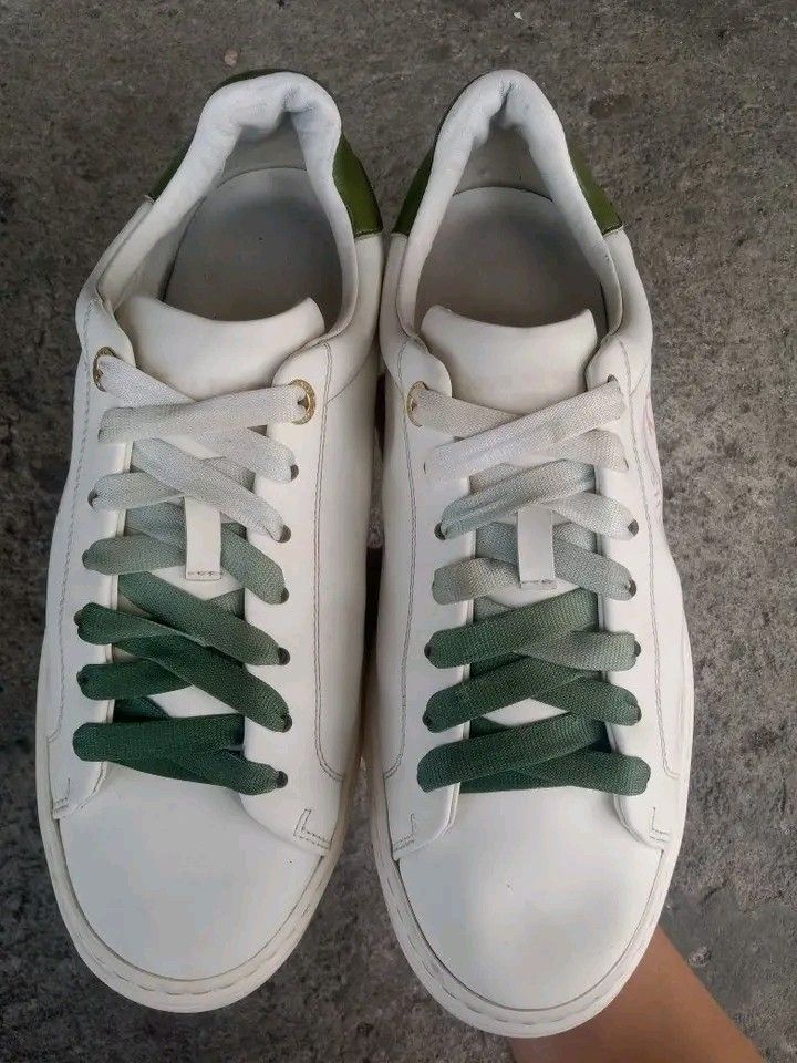 Louis Vuitton LV sneakers (Category: Sneakers) located in Koronadal. Submitted by joeannmahi28609 (Listing ID 1465614689, Image 3). Description: Louis Vuitton LV leather sneakers made in Italy size eur 43 for men only coded in excellent condition ukay source wow swerte mka mine nito gnda LV lalo na design mga boss bongga n shoes mine nyona.