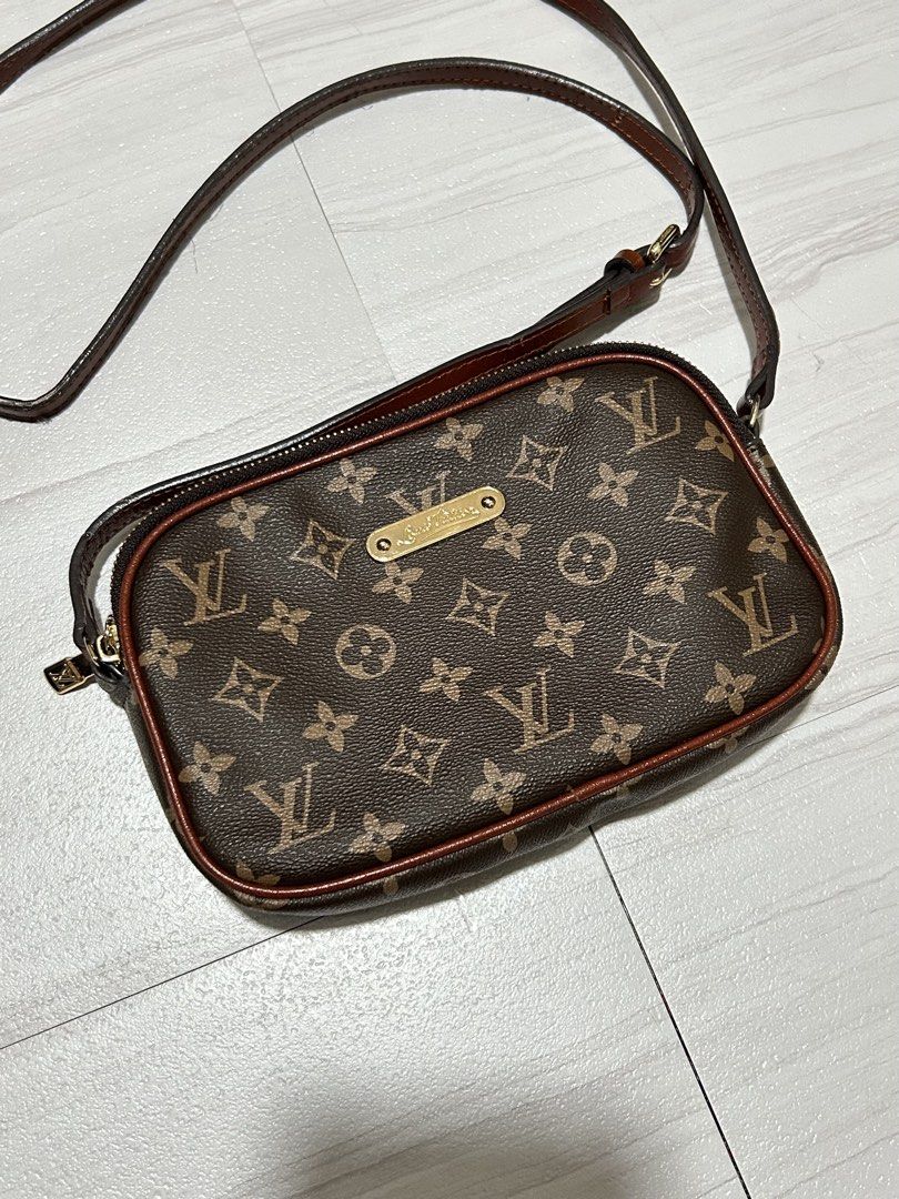 Louis Vuitton Monogram 2 Zip Bag (Category: Sling Bags) located in Manila. Submitted by blessed.drei (Listing ID 1465709433, Image 2). Description: Brandnew with Dustbag Included Adjustable Strap No Issues ₱1000 + Shipping 📍 Deca Homes, Manila.