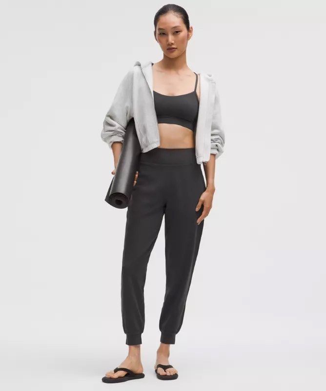 Lululemon Align Jogger (Category: Activewear) located in Dasmarinas. Submitted by shoppingaccount__ (Listing ID 1465663333, Image 1). Description: dot 4 .