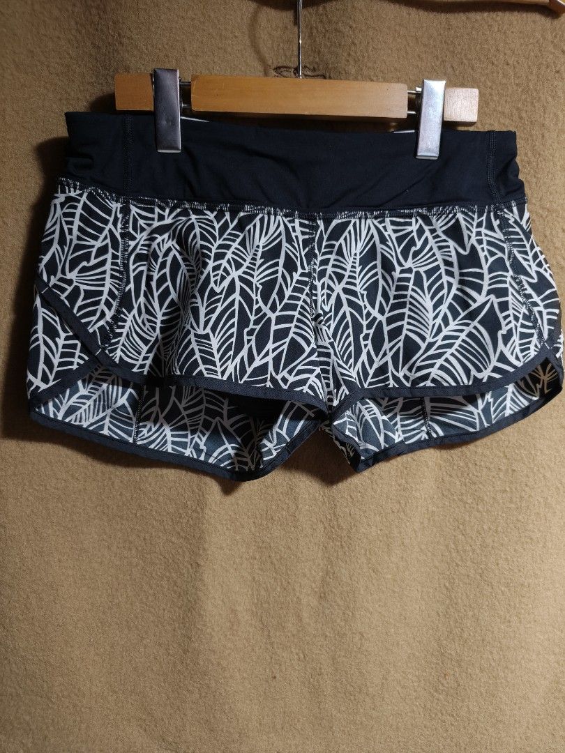 Lululemon Run: Speed Short, Dot 6 (Category: Activewear) located in Camalaniugan. Submitted by thrifter10 (Listing ID 1465705142, Image 2). Description: .
