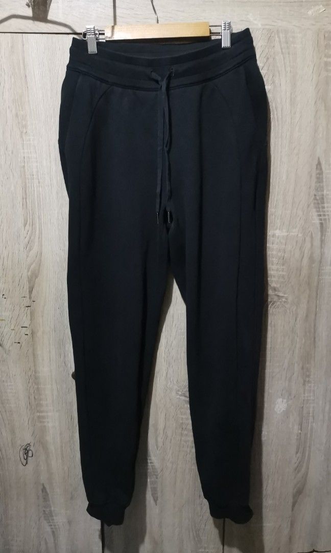 Lululemon scuba jogger pants dot 6 (Category: Other Bottoms) located in San Pedro. Submitted by thriftersthrift (Listing ID 1465583756, Image 3). Description: Waistline (inches) :27 Length(inches) :38.5 Good condition Already wash Color rate : 9.5 /10 🌵ALL ITEMS ARE FROM UKAY BALE SO MANAGE YOUR EXPECTATION 🌵 ASK SELLER FOR MORE INFORMATION COLOR MAY CHANGE TRU LIGHTING.