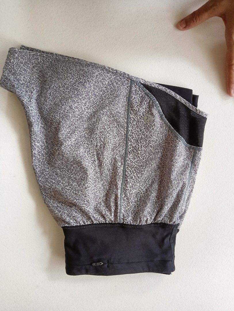 Lululemon Short Speed Up (Category: Activewear) located in Rizal. Submitted by timeless_shop (Listing ID 1465638475, Image 2). Description: ORIGINAL LULULEMON Speed Up Short - 6 *Meron cycling short inside * 📏 SIZE & FIT: - dot 6 - Size Fit: 26-28 Waistline - Width 13" inches Flat laid - Style: Speed Up Short - High Waist 🧵 TELA: - Swift Fabric - Presko, Magaan, Stretchy, Mabilis matuyo ✨ - Pang running, gym, yoga, daily, -maganda print nito , 
