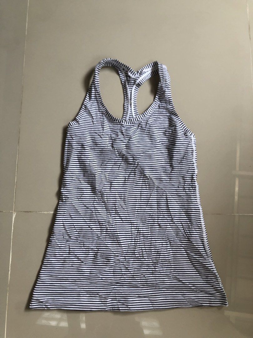 Lululemon tank top (Category: Activewear) located in Binalbagan. Submitted by kianbenedict024 (Listing ID 1465699825, Image 1). Description: Lululemon tank top Dot 8.