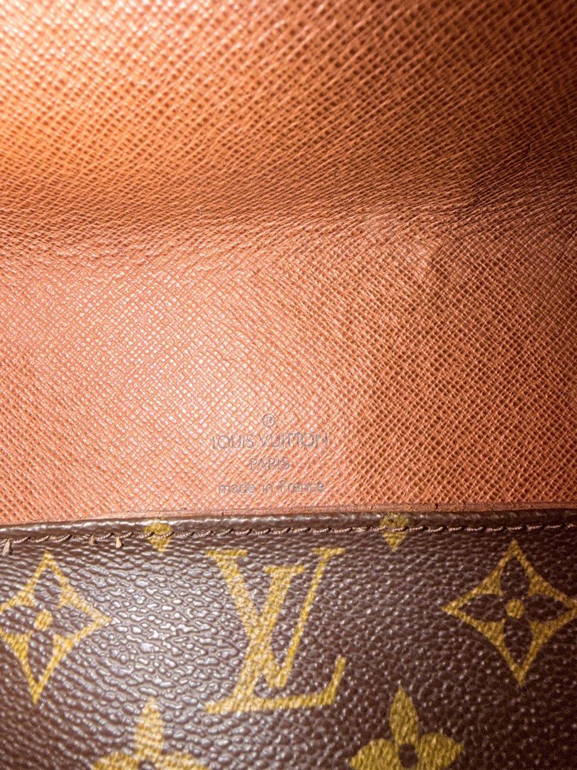 LV Musette Tango (Category: Luxury Bags & Wallets) located in Manila. Submitted by sanyatagle08878 (Listing ID 1465710276, Image 3). Description: - Classic Monogram canvas messenger bag - Adjustable Vachetta leather strap with brass buckle - Secure flap closure and smooth interior lining - Authentic Louis Vuitton Paris made in France stamp - Clean stitching along all edges and hardware.