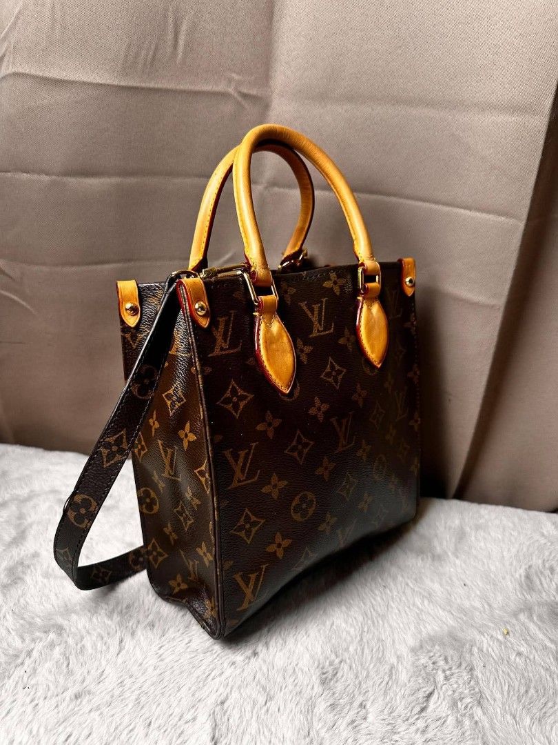 Lv Pallas Bb monogram (Category: Luxury Bags & Wallets) located in Manila. Submitted by vilmabrandedukaybags (Listing ID 1465703077, Image 2). Description: Lv pallas bb monogram... Ukay sourced... like new condition... with code.