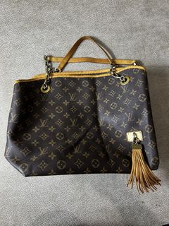 (Category: ) located in . Submitted by purethrift07 (Listing ID 1465680047, Image 1). Description: .