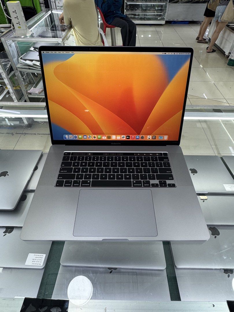 Macbook Pro i7 16-inch,2019 512/16 (Category: Laptops & Notebooks) located in Manila. Submitted by oddlion-e6f6 (Listing ID 1465601637, Image 1). Description: For Sale❗️❗️❗️ Available Now✅ Macbook Pro i7 16-inch, 2019 Processor: 2.36GHz 6-Core intel Core i7 Storage: 512GB SSD Memory: 16GB RAM mac OS: macOS Ventura Version 13.4.1 Cycle Count: 225 Baterry Condition: Normal Color: Space Gray included: Unit, Original Charger, Pouch all Tested 100%✅ ✅