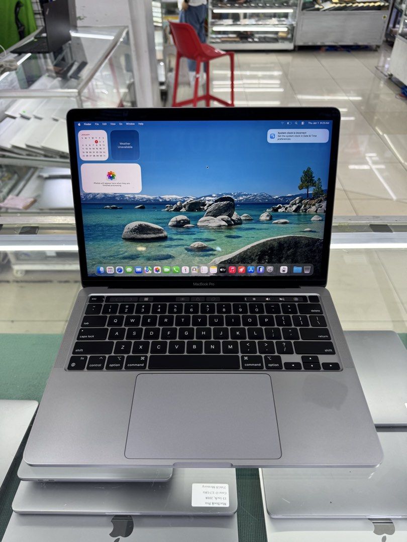 Macbook Pro M1 256/16 100CC/100battery (Category: Laptops & Notebooks) located in Manila. Submitted by oddlion-e6f6 (Listing ID 1465599200, Image 1). Description: New Stock❗️❗️❗️ Available now✅ Apple Laptop Macbook Pro M1 13-inch, 2020 Processor: M1 Pro Storage: 256GB SSD Memory: 16GB RAM mac OS: macOS Tahoe Version 26.3 Cycle Count: 100 Baterry Health: 100% Baterry Condition: Normal Color: Space Gray included: Unit, Original Charger, Pouch all T