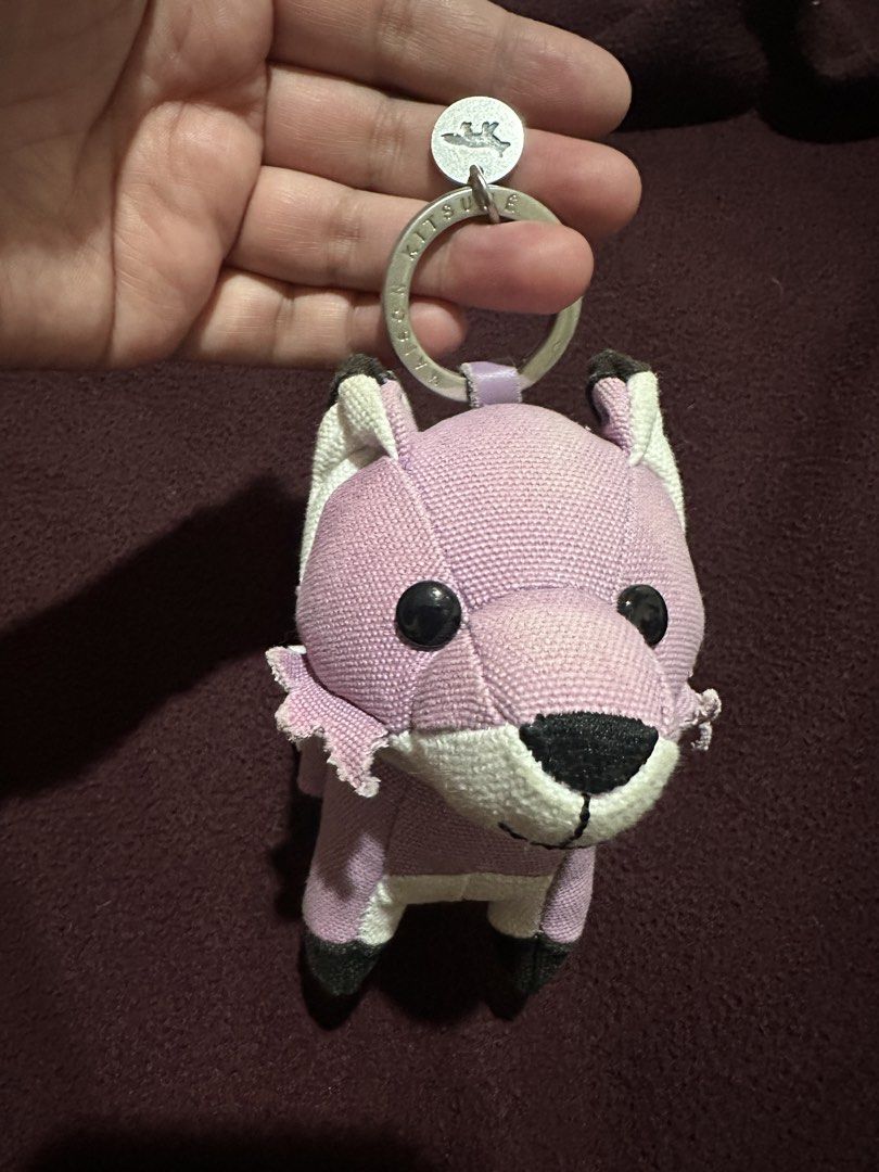 Maison Kitsune Key Ring Fox (Category: Other Merchandise) located in Subic. Submitted by misswais (Listing ID 1465656684, Image 3). Description: Original Maison Kitsune Key Ring Fox that retails at ₱5,000-6,000 😍.