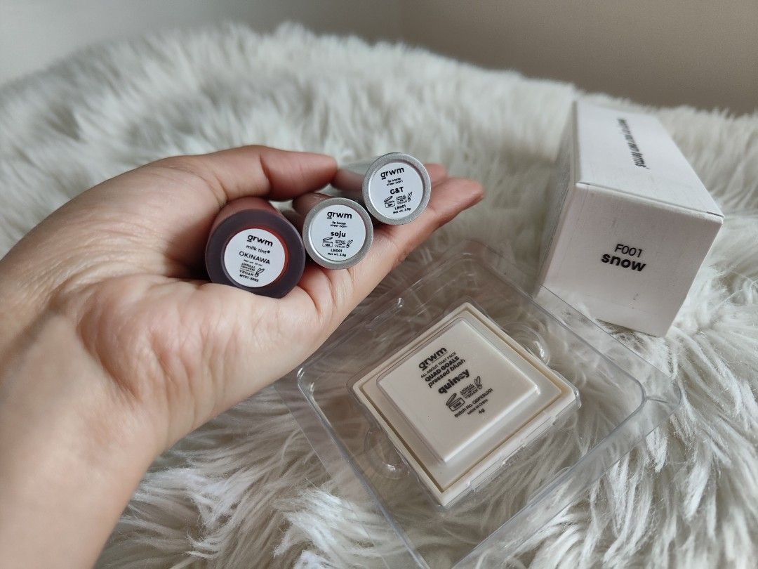 Makeup bundle - snow set (free sf) (Category: Makeup) located in Cavite. Submitted by itstrish23 (Listing ID 1465644858, Image 2). Description: Selling as set (FREE SHIPPING) fix price This bundle comes with: •GRWM foundation shade shifter shade Snow (BNEW SEALED) •GRWM milktint old ver. shade Okinawa (swatches only) •GRWM powder blush shade Quincy (NEW) •GRWM Lip booze shades G&T Soju (used twice) Steal price / Sulit bundle deals Seller from Cav