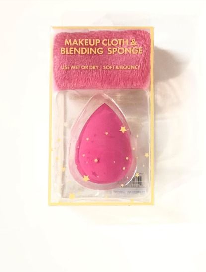 Makeup Cloth & Blending Sponge (Category: Makeup) located in Manila. Submitted by memorylanestore (Listing ID 1465643709, Image 1). Description: Use wet or dry | Soft and Bouncy.