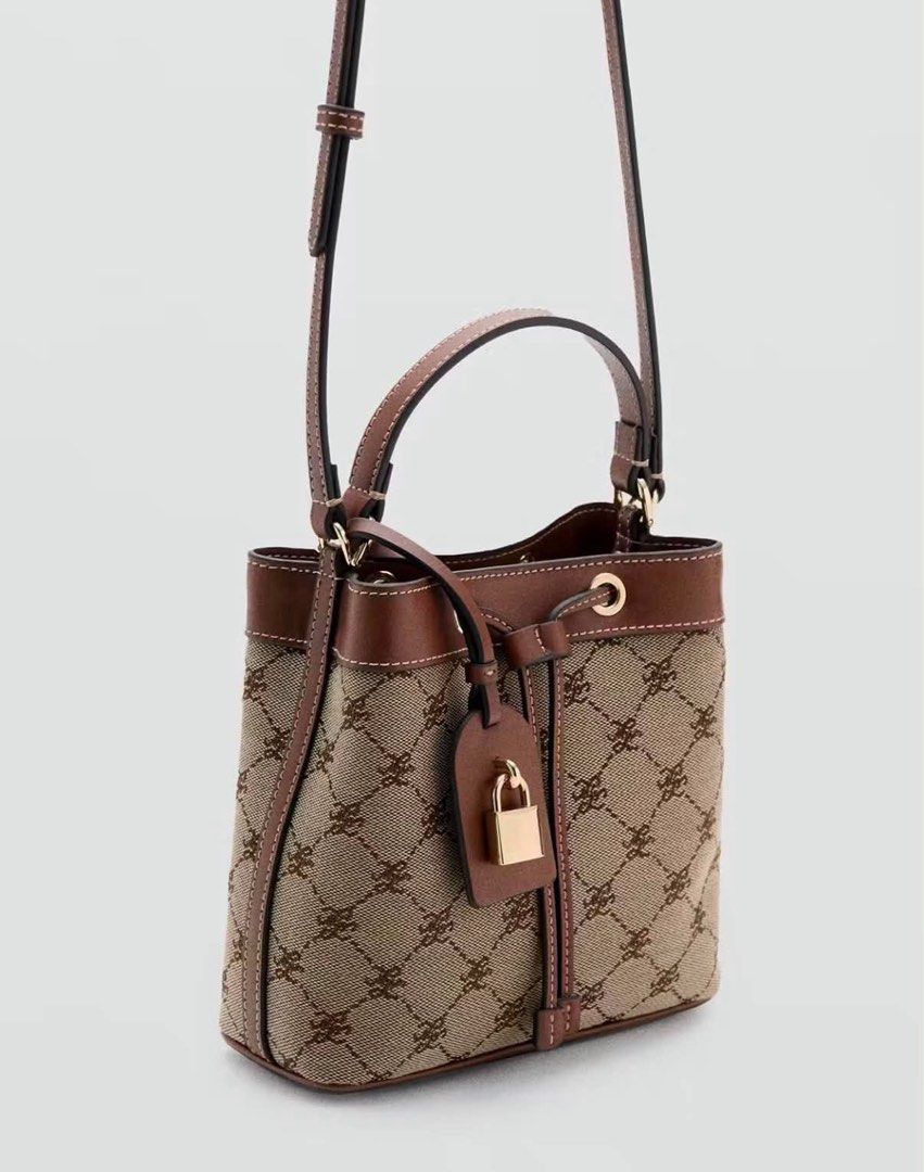 mango small bag (Category: Cross-body Bags) located in Manila. Submitted by rent_adress (Listing ID 1465730986, Image 1). Description: Bought this for 2,400 Selling it for only 1,250very cute and nice hand/slingbag .