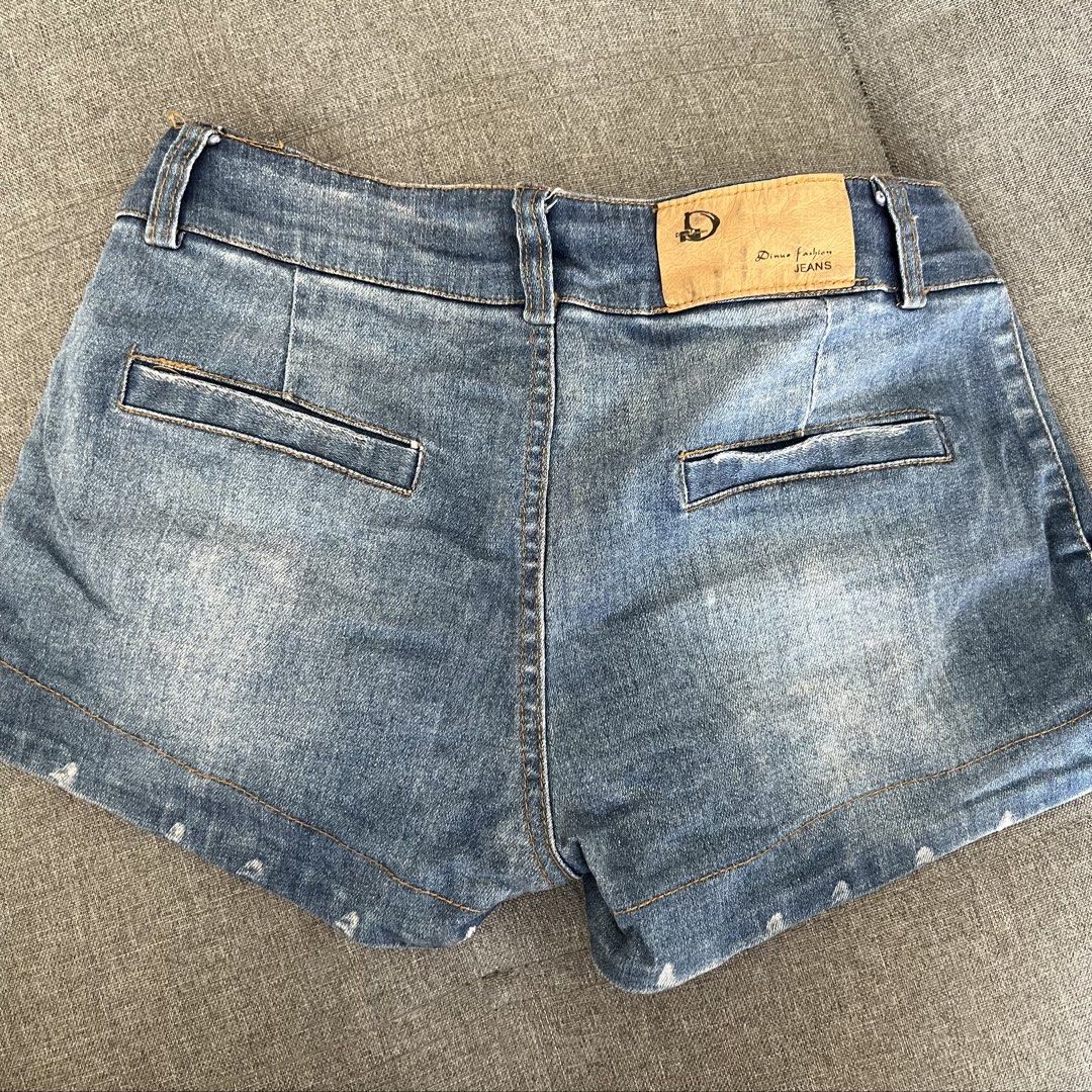 Maong short/Denim short (Category: Shorts) located in Manila. Submitted by andieaaa (Listing ID 1465688383, Image 2). Description: Waist: 24-25 can do meet up and deliver (sf shoulder by the buyer).