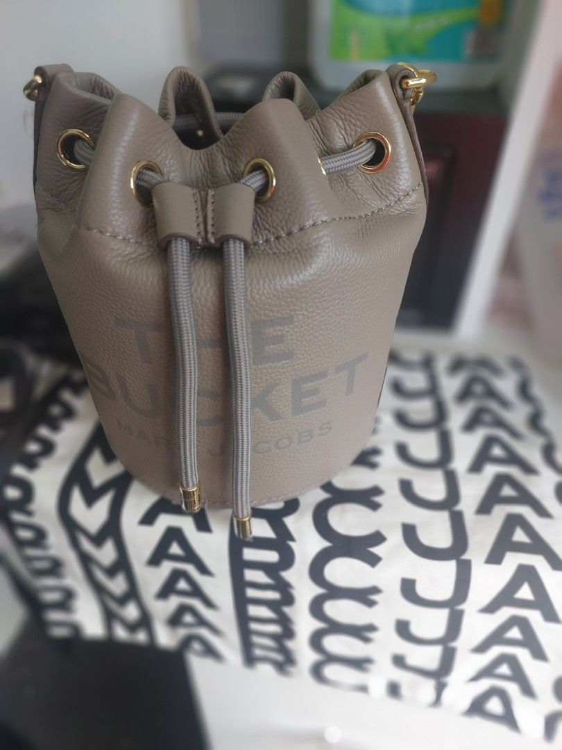 Marc jacobs (Category: Luxury Bags & Wallets) located in Manila. Submitted by kristinera72772 (Listing ID 1465592624, Image 1). Description: bought brand new in canada.