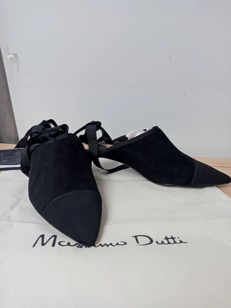 Massimo Dutti Pumps | MD-674444432411 (Category: Heels) located in Paranaque City. Submitted by silverphoenix.00302e (Listing ID 1465657169, Image 3). Description: Massimo Dutti Pumps. Upper: goat leather and polyester. Lining: sheep leather. Sole: rubber. Heel height: 2.5 cm. Condition: try-on marks on the outsole. Please review the photos for the exact condition. Reference: MD-674444432411..