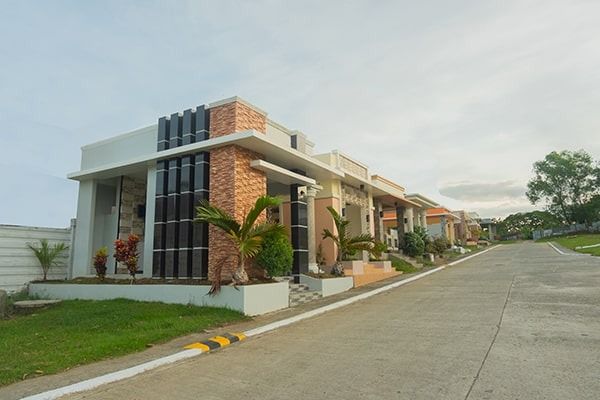 Memorial Lots Available (Category: Memorial Lot) located in Iloilo. Submitted by habibi_01 (Listing ID 1465635914, Image 3). Description: Secure your family’s legacy with a high-value, pre-need memorial lot in Golden Haven Memorial Park or Whitehaven Gardens, offering peaceful landscapes and up to 20% annual value appreciation. 💡 Why Invest Now • Perpetual Ownership: Own your property forever with a single purchase. • High ROI: Enjoy up to 20% a