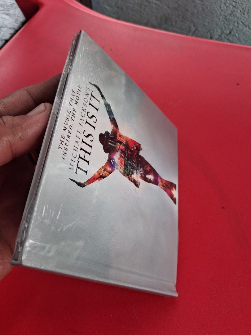 Michael Jackson (Category: Announcements) located in Manila. Submitted by carlitoboh66625 (Listing ID 1465607498, Image 3). Description: Michael Jackson sealed price 800.