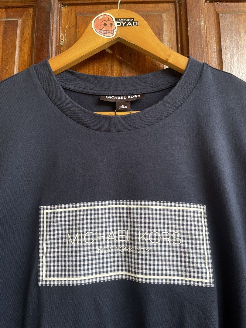 MICHAEL KORS (Category: Tshirts & Polo Shirts ) located in Dumaguete. Submitted by Jazpherto (Listing ID 1465649672, Image 2). Description: MICHAEL KORS‼️‼️‼️ 24.5 width. 29.5 length L on tag color: nagy blue brand new with hangtag *COLOR MAY VARY DUE TO LIGHTING, maganda to sa personal! 500 add 85 shipping fee.