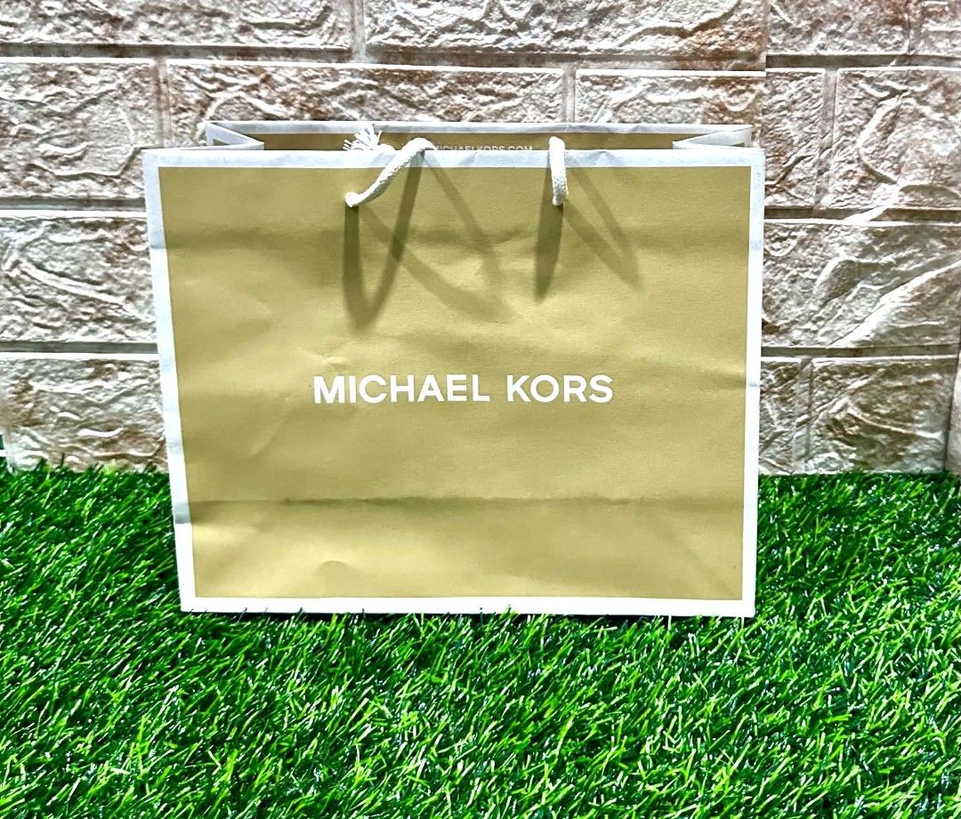 Michael Kors and Kate Spade Authentic Paper Bag 🛍️ (Category: Luxury Bags & Wallets) located in Antipolo. Submitted by saribymonica (Listing ID 1465615554, Image 1). Description: Michael Kors and Kate Spade Authentic Paper Bag 🛍️ | My Decluttering Authentic Michael Kors and Kate Spade branded paper bag from my personal collection. 💕 Some were used once, while others are unused but have been stored for quite some time. • Some may have folds, cr