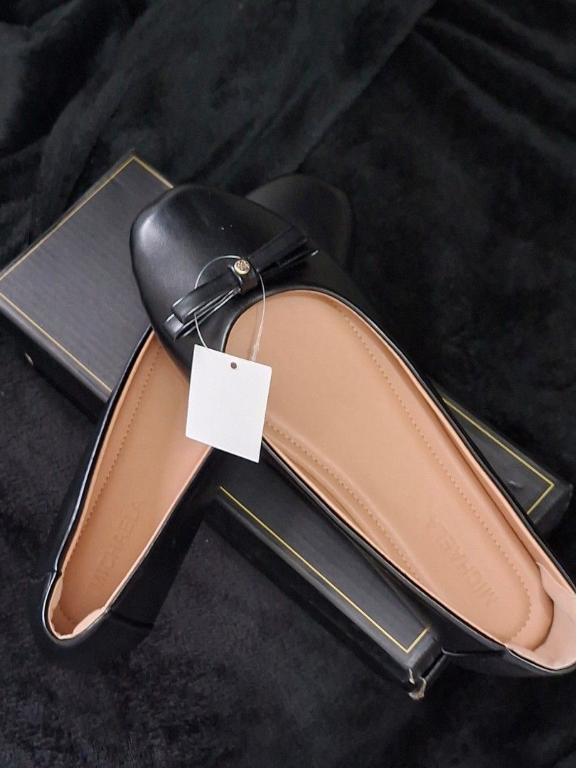 MICHAELA BLACK SHOES BRAND NEW (Category: Sandals) located in Manila. Submitted by lifeafterein (Listing ID 1465663002, Image 2). Description: BRAND NEW NEVER BEEN USED, NASUKAT LANG STILL IN ORIGINAL PACKAGING.