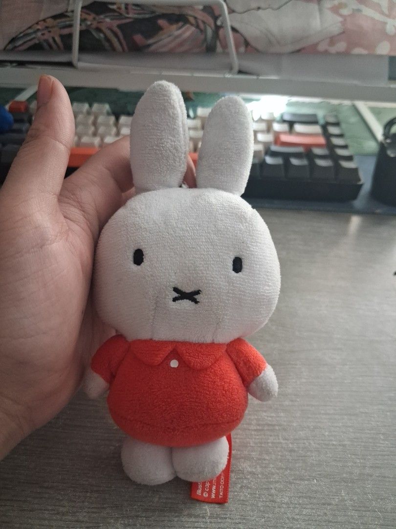 Miffy Charm (Category: Plushies & Soft Toys) located in Aguinaldo. Submitted by shrimpytrinkies (Listing ID 1465630419, Image 1). Description: faded etiketa.
